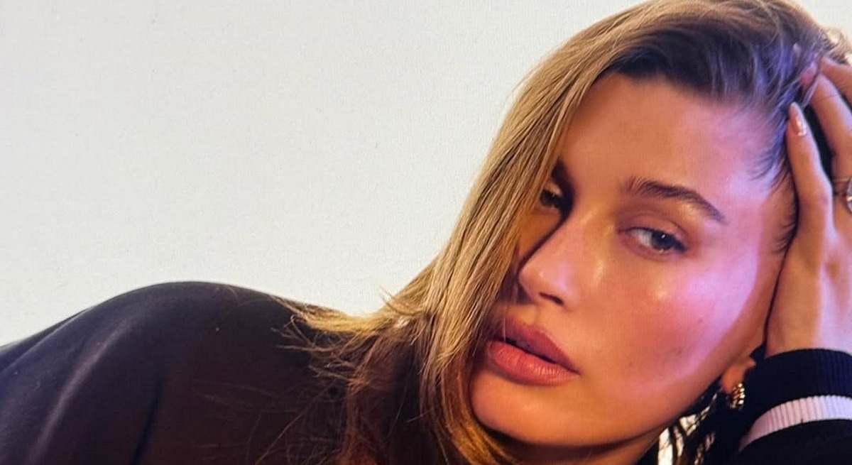 Hailey Bieber.