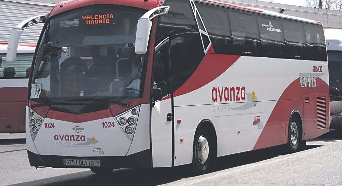 Autobus_avanza_.jpg