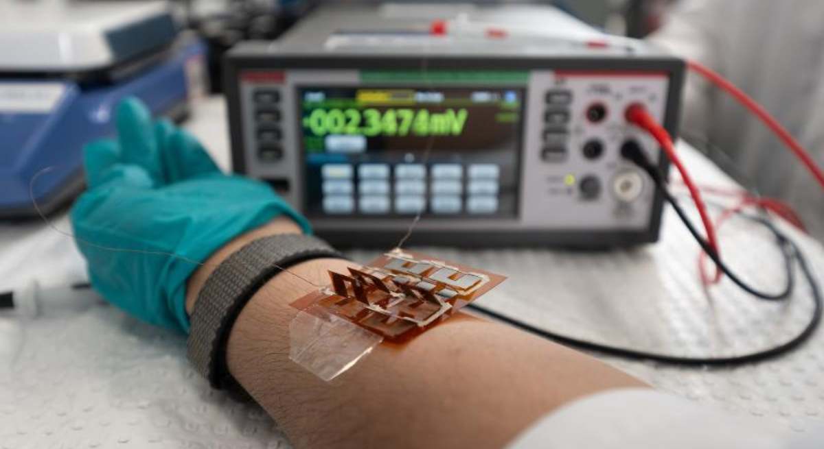 Película ultradelgada y flexible creada por los investigadores de la QUT. / QUT