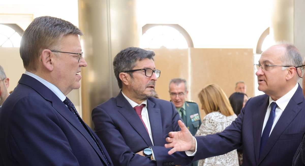 230418_PRE_Foto3_Calabuig_Puerto_Valencia.jpg