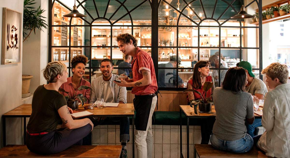 El-estudio-refleja-que-de-aqui-a-2030-habra-casi-700000-oportunidades-de-empleo-en-el-sector-de-la-hosteleria.jpg