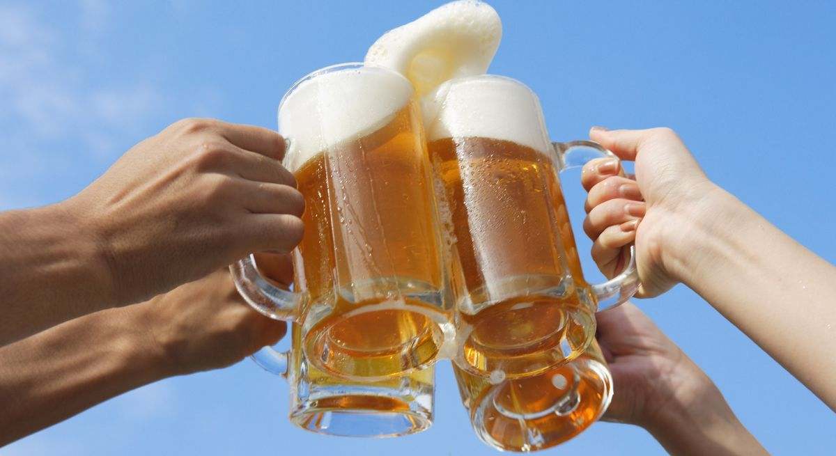 Beber cerveza