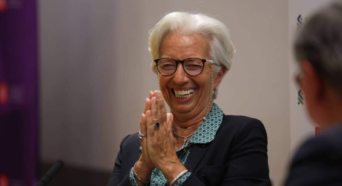 lagarde-risas-bloomberg.jpg