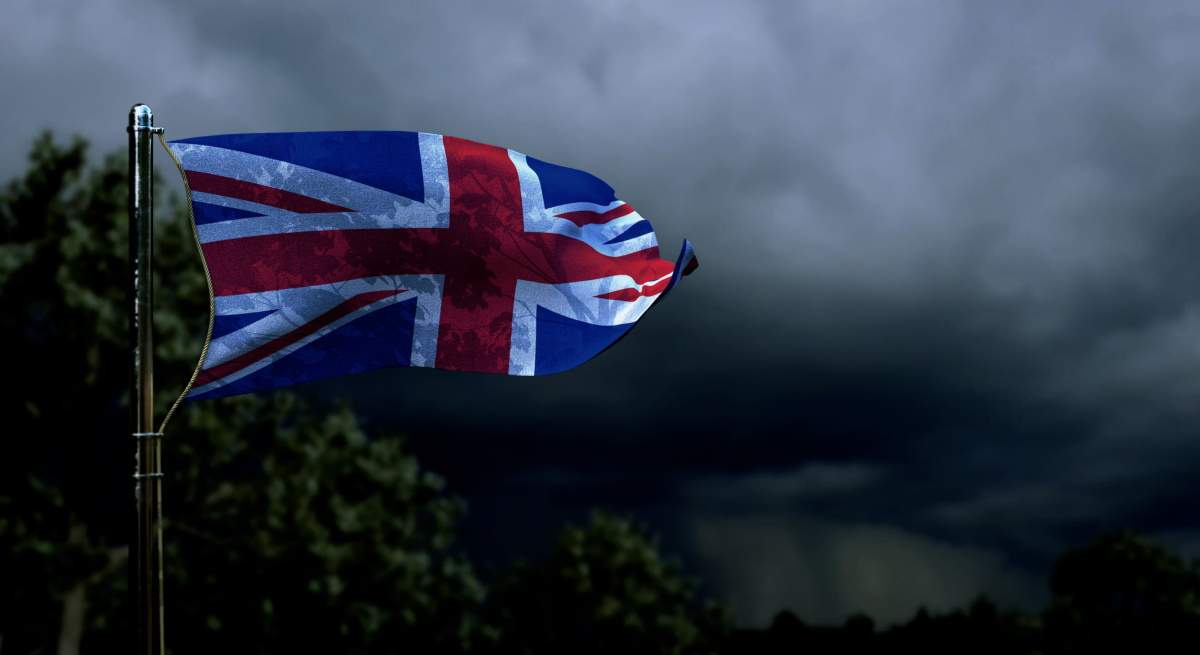 reino-unido-nubarrones-bandera-dreamstime.jpg