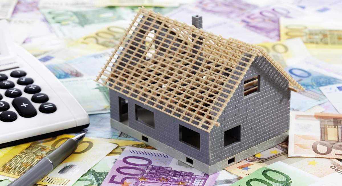 casa-euros-calculadora-dreamstime.jpg