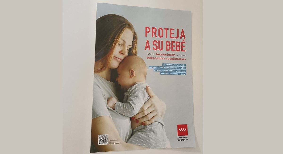 Cartel de la campaña de vacunación del Virus Respiratorio Sincitial (VRS) en la Comunidad de Madrid. / Foto: EP