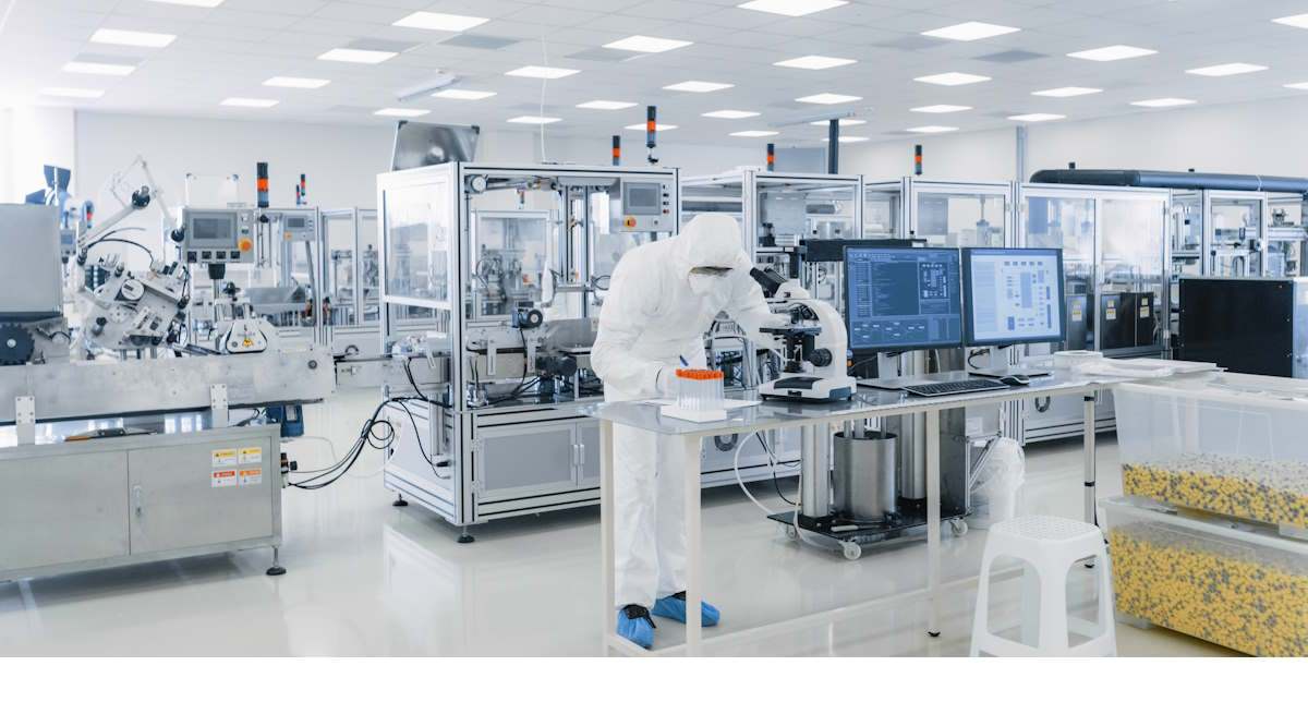 laboratorio-farmaceutica-istock.jpg