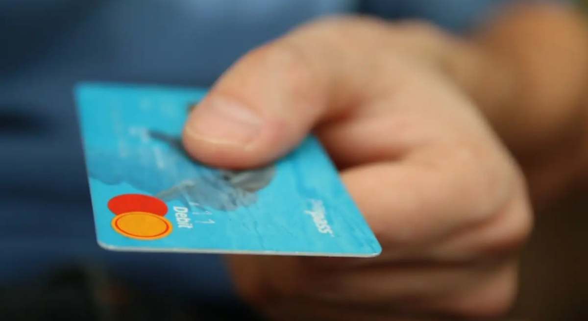 Una tarjeta bancaria / EP