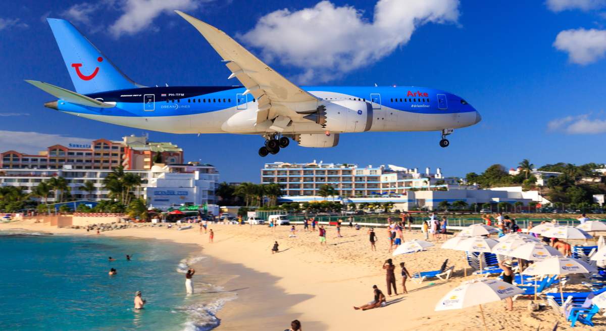 maho-playa-dreamstime.jpg