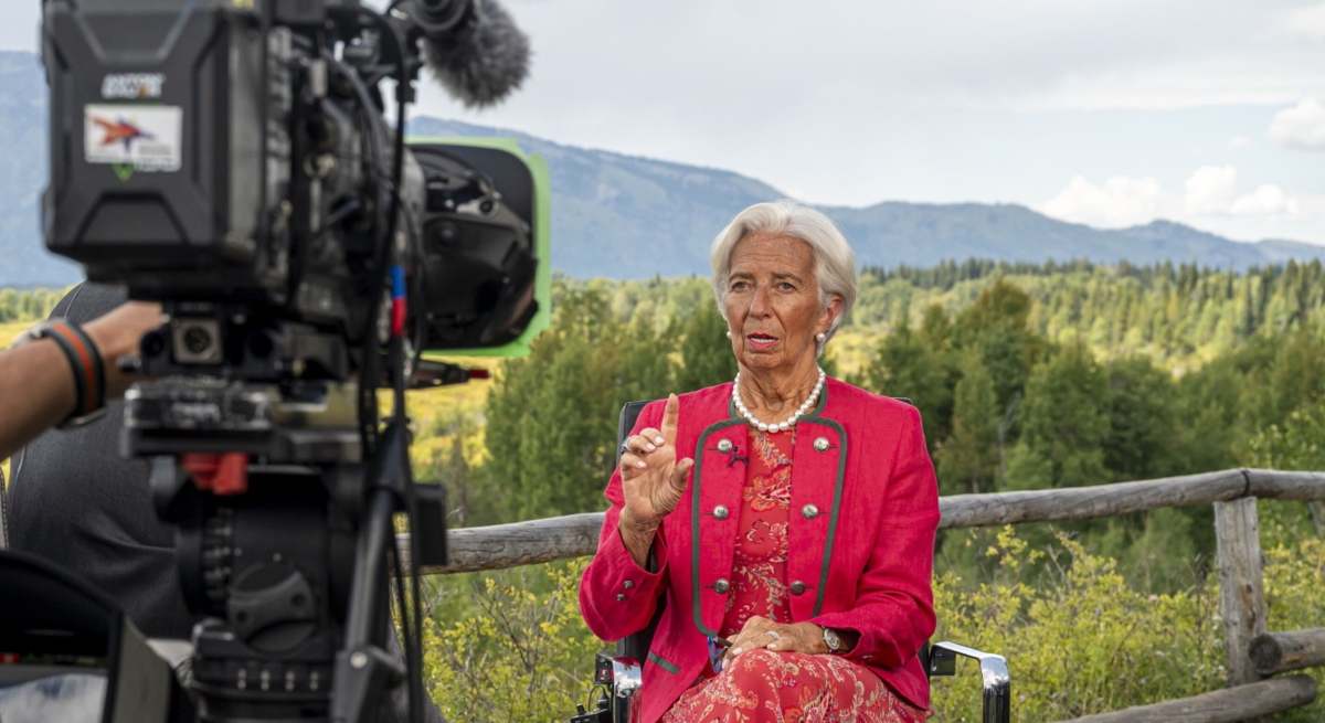 lagarde-camara-jackson-hole-bbg.jpg