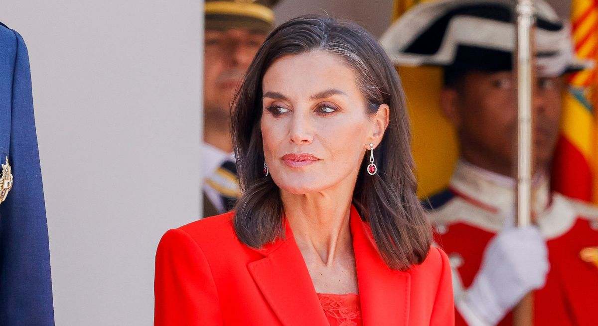 letizia-se-salta-el-protocolo-.jpg