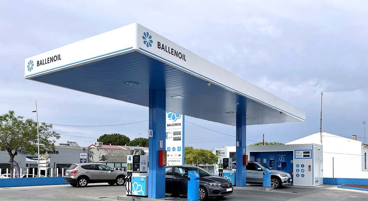 Estación de servicio de Ballenoil. / Ballenoil