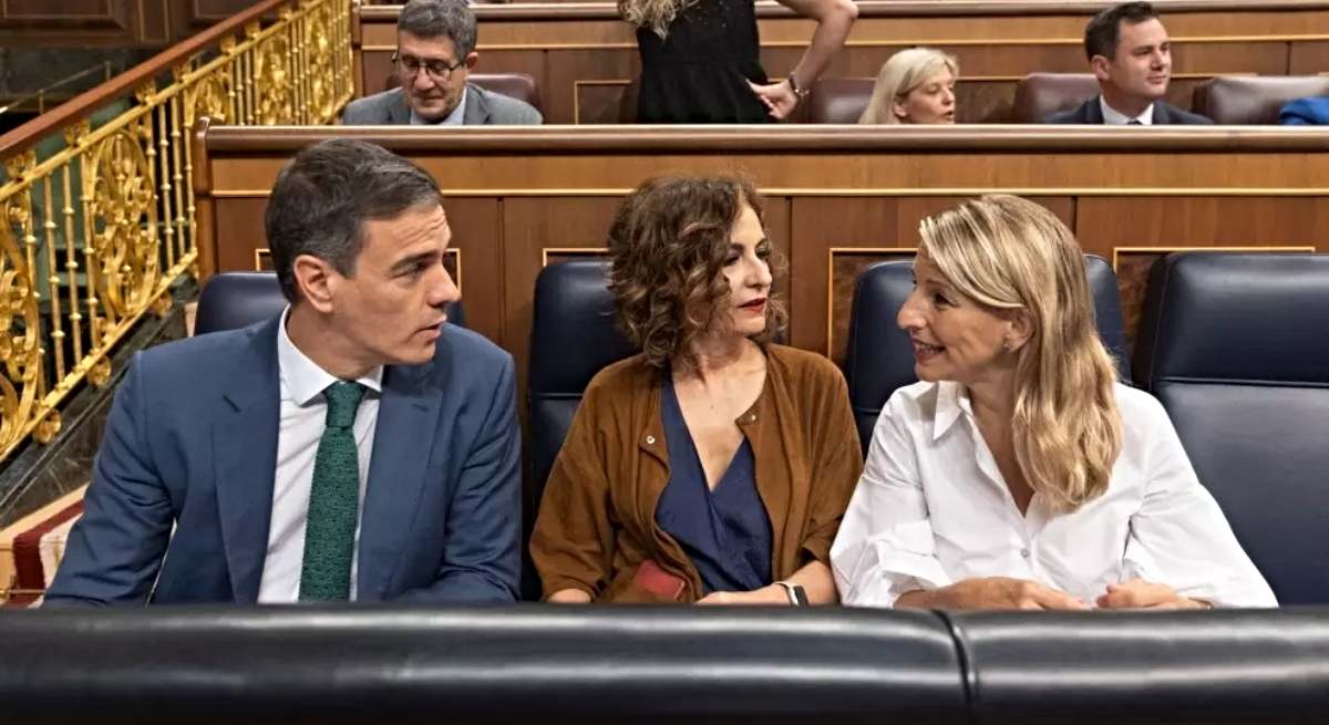 Pedro Sánchez, María Jesús Montero y Yolanda Díaz en el Congreso / EP