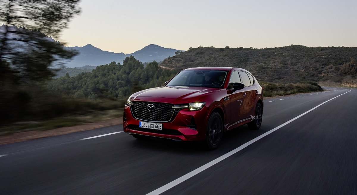 2022_mazda_cx-60_barcelona_src_act_09_highres.jpg