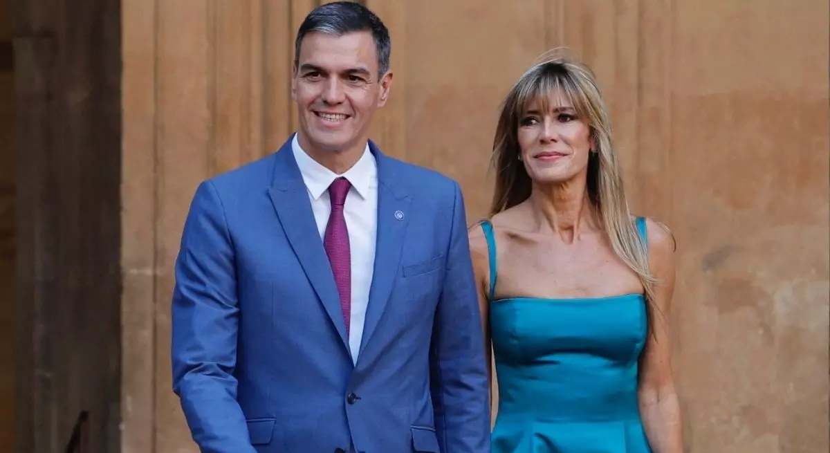 Begoña Gómez muletas 