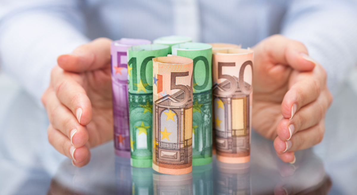 dinero-euros-billetes-ahorro-depositos-dreamstime.jpg