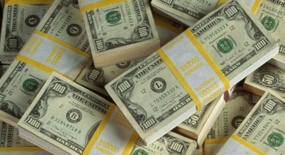 Billetes de 100 dólares.