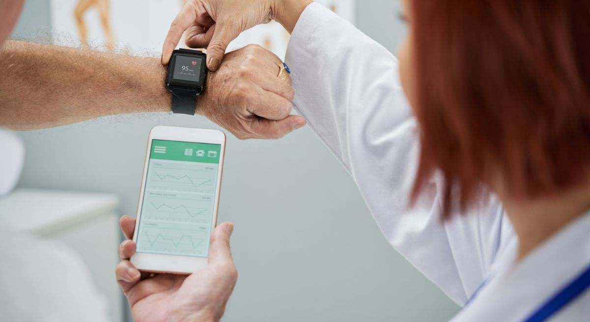 El papel del reloj inteligente para enfrentar el burnout de los médicos