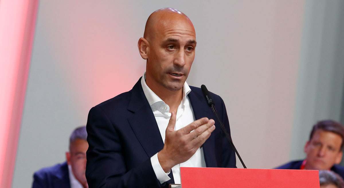 EuropaPress_5397203_presidente_real_federacion_espanola_futbol_rfef_luis_rubiales_ofrece_rueda.jpg