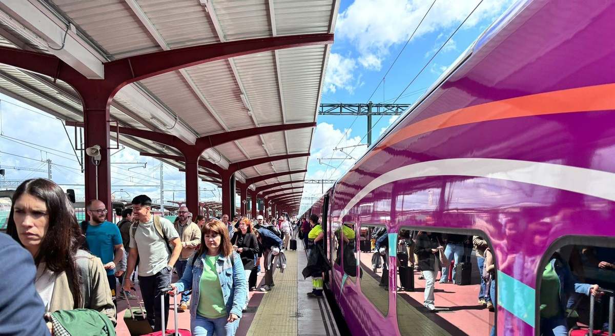 Imagen de un tren Avlo..