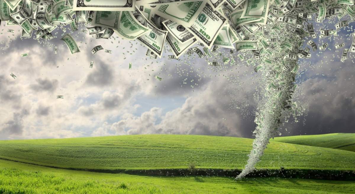 tornado-dinero-istock.jpg