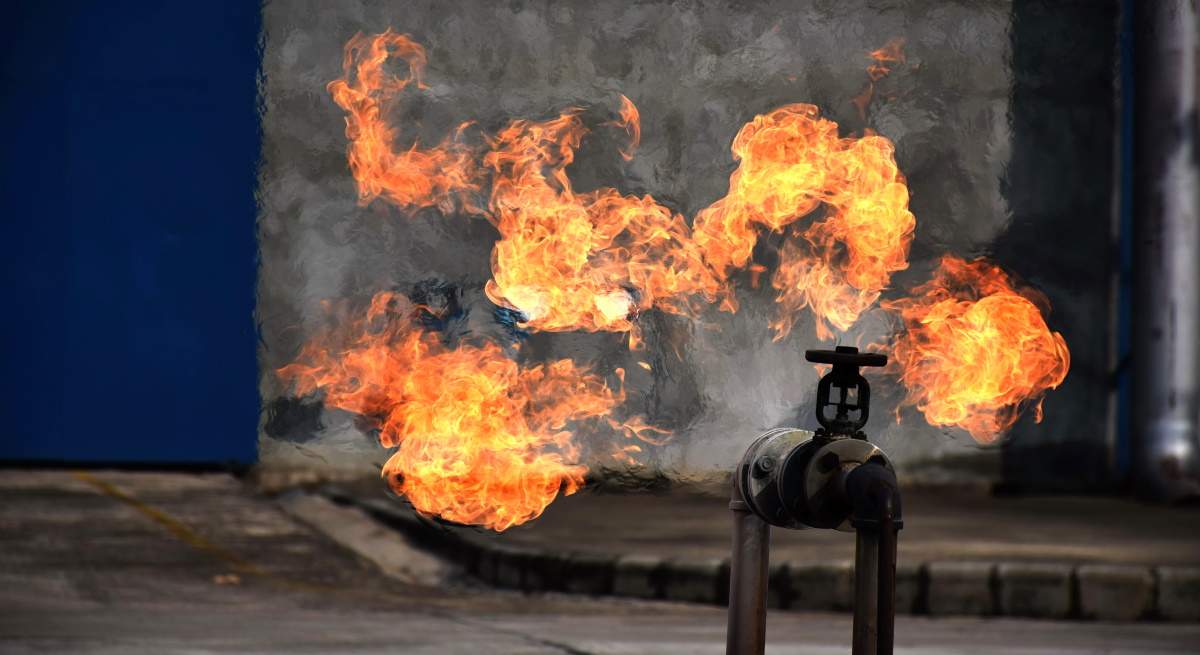 espita-fuego-petroleo.jpg