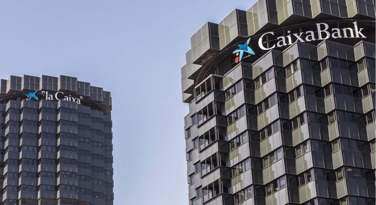 caixabank-dreamstime-1200.jpg