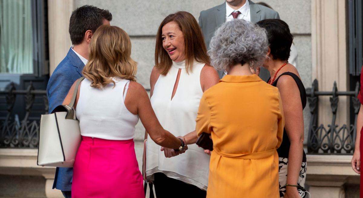 EuropaPress_5383548_diputada_socialista_expresidenta_baleares_francina_armengol_llegada_sesion-1.jpg
