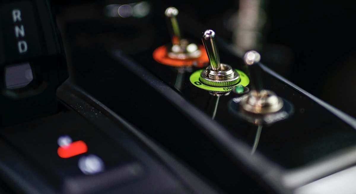 interior del coche de seguridad Porsche de Le Mans