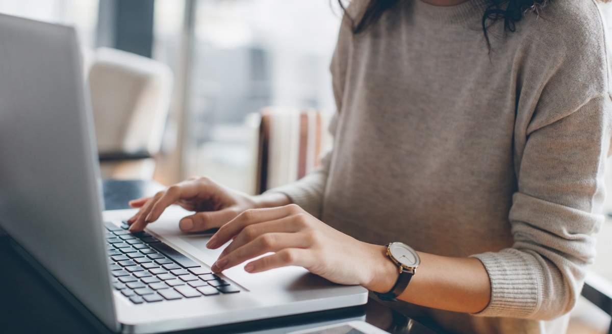 ordenador-mujer-istock.jpg
