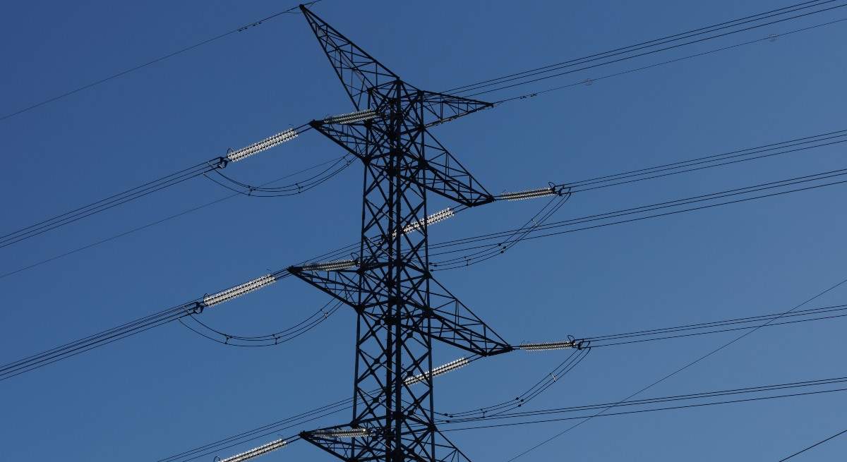 EuropaPress_4942042_vista_torre_alta_tension_23_enero_2023_san_sebastian_reyes_madrid_espana-2-1.jpg