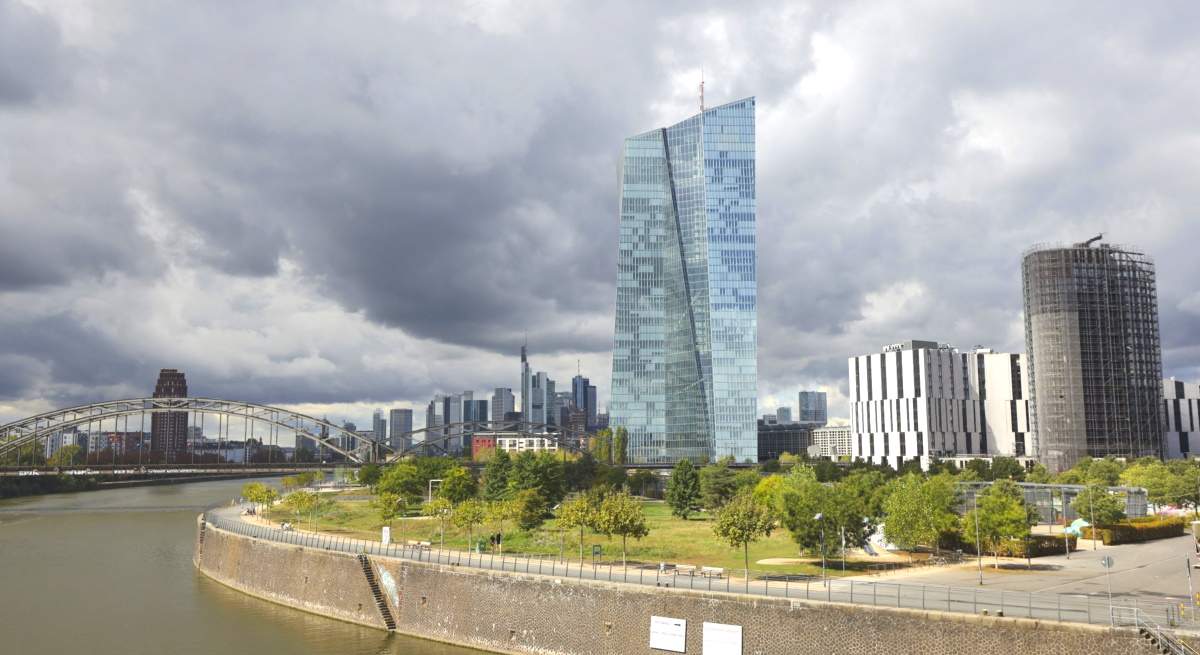 bce-edificio-nublado.jpg