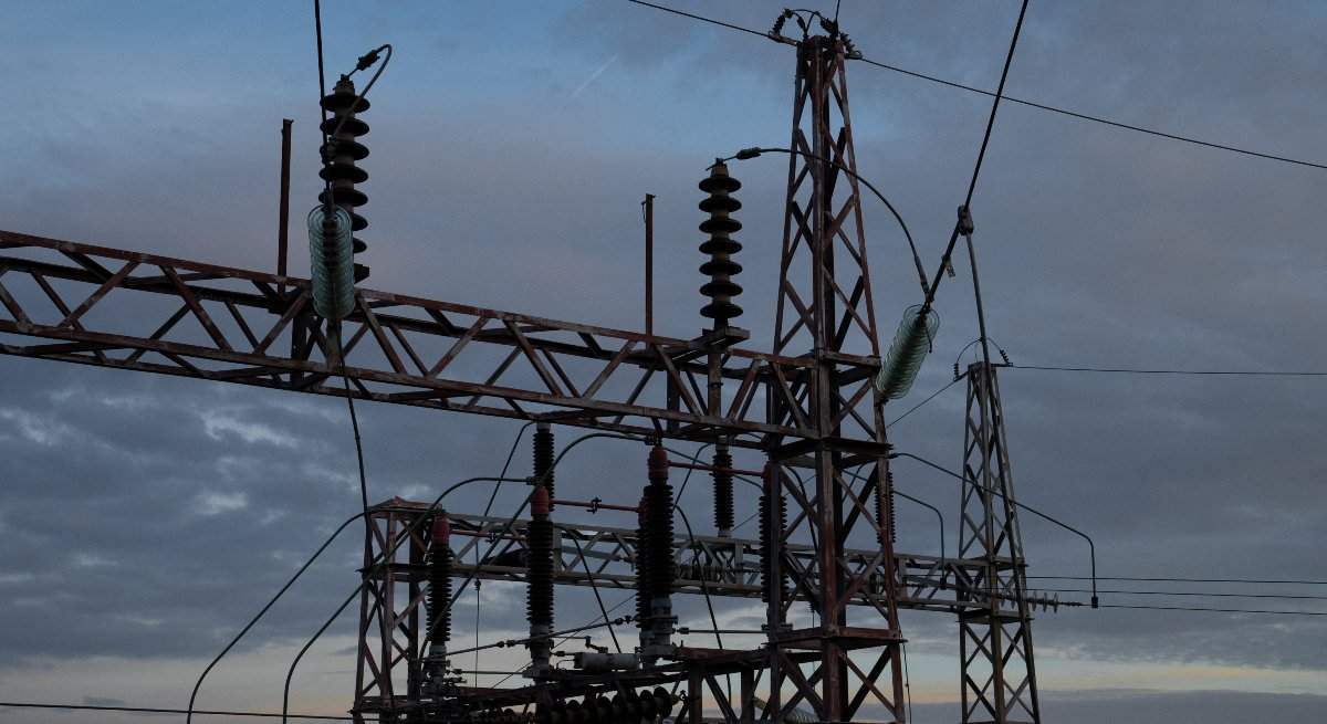 EuropaPress_4896598_tendido_electrico_31_diciembre_2022_barcelona_cataluna_espana_precio_luz-3-1.jpg