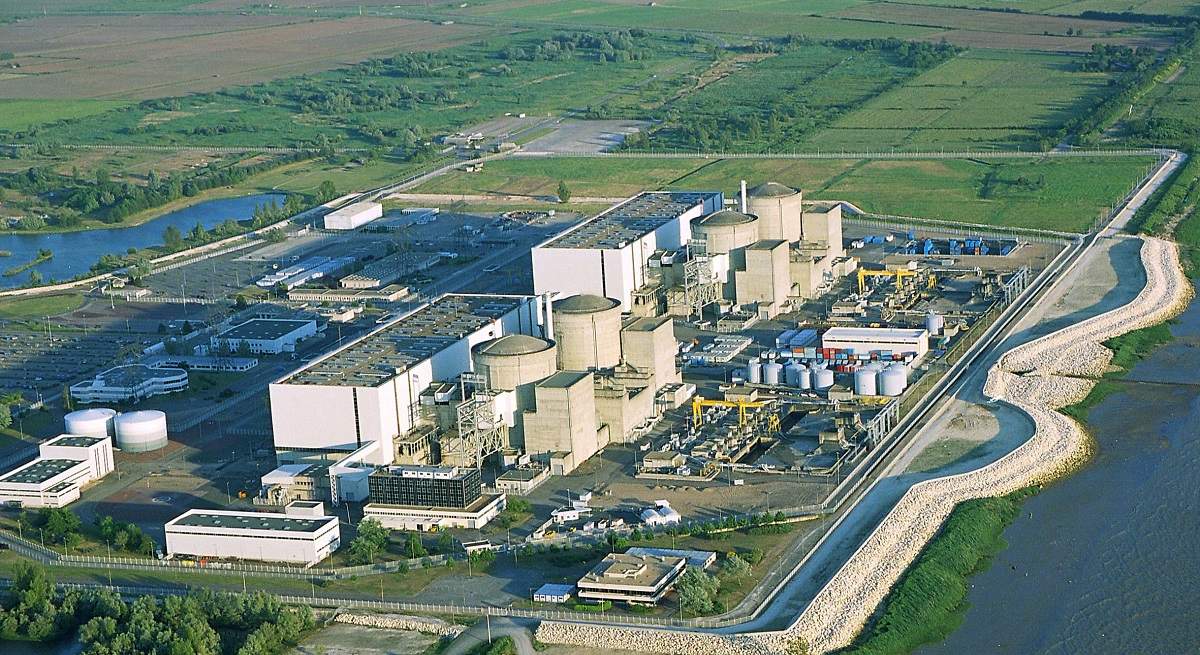 Central-Nuclear-de-Blayais.jpg