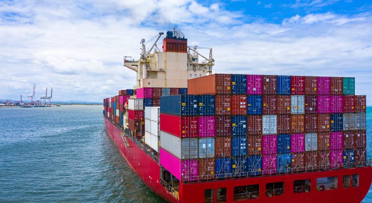barco-buque-portacontenedores-contenedores-mar-istock.jpg