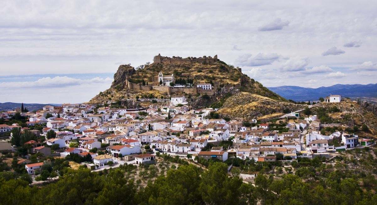 National Geographic lo tiene claro: el pueblo más bonito de Andalucía tiene un castillo que vigila dos provincias, rutas naturales y una devoción única