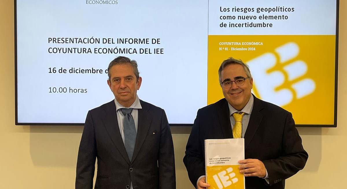 El presidente del IEE, Íñigo Fernández de Mesa, y el director general, Gregorio Izquierdo. EE