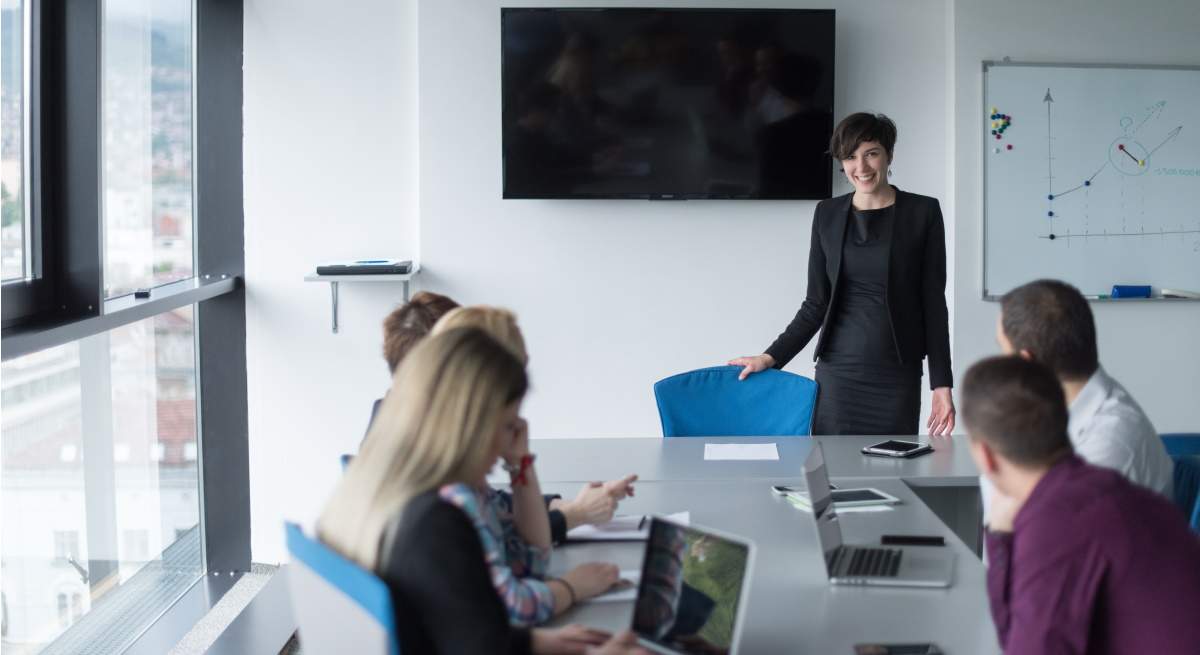 reunion-laboral-dreamstime.jpg