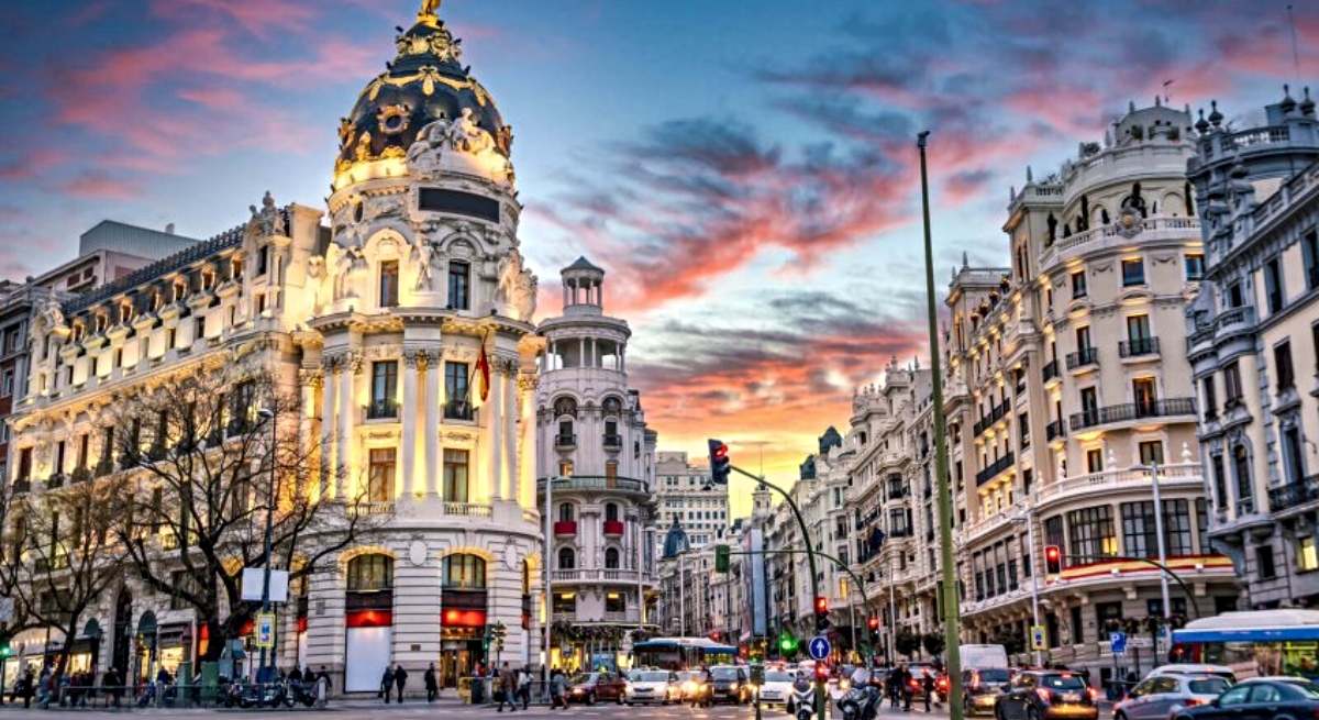 Cruce de las calles Alcalá y Gran Vía