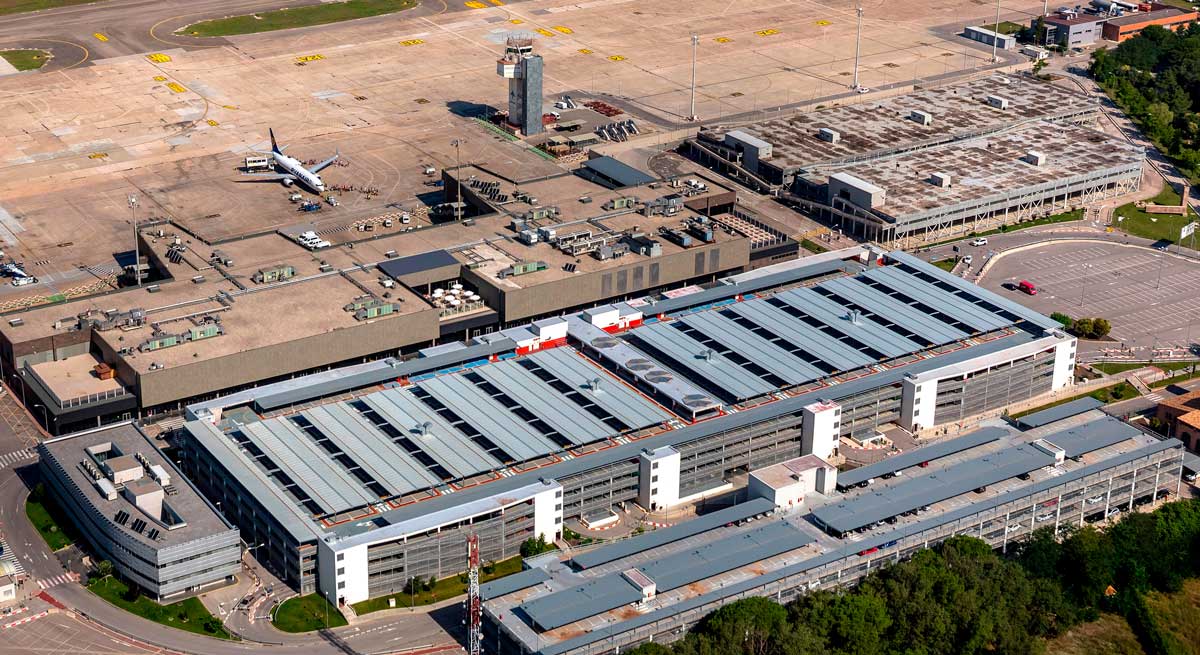 AeropuertoGironaWebAlamy.jpg