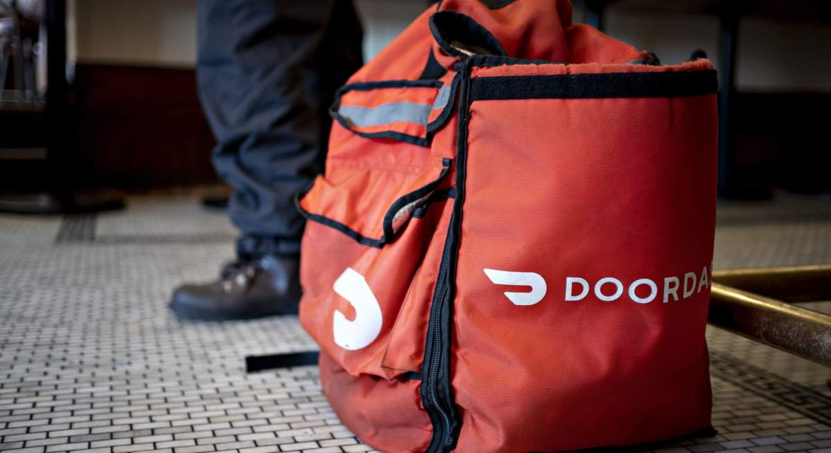 bolsa-delivery-doordash-bbg.jpg
