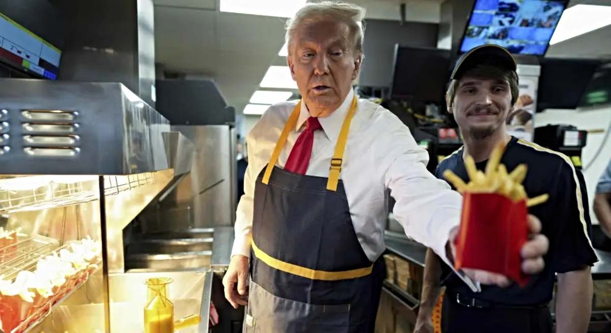 Donald Trump el día que decidió ir a freir patatas a un McDonald's
