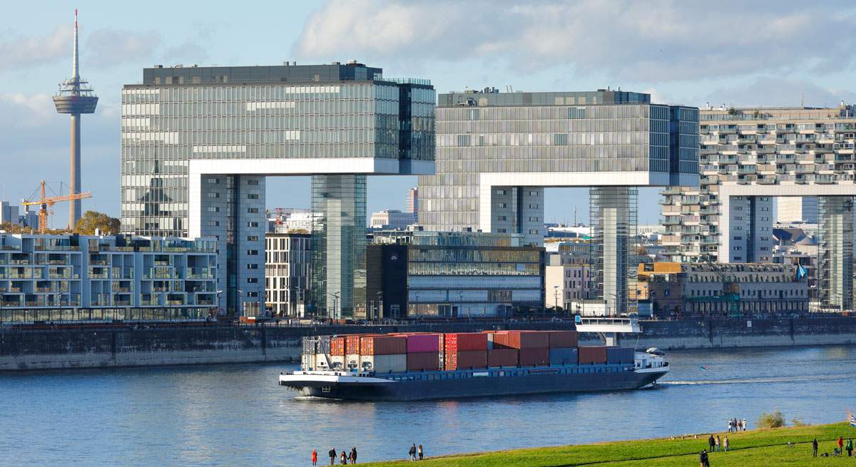 Barco-de-transporte-en-Berlin.jpg