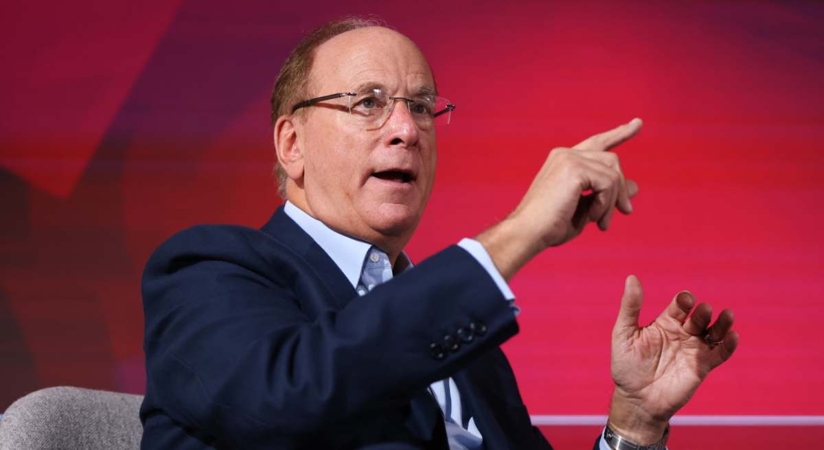 larry-fink-blackrock-fondo-bbg.jpg