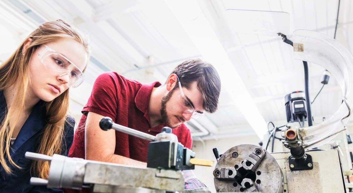 Formación profesional prácticas en taller