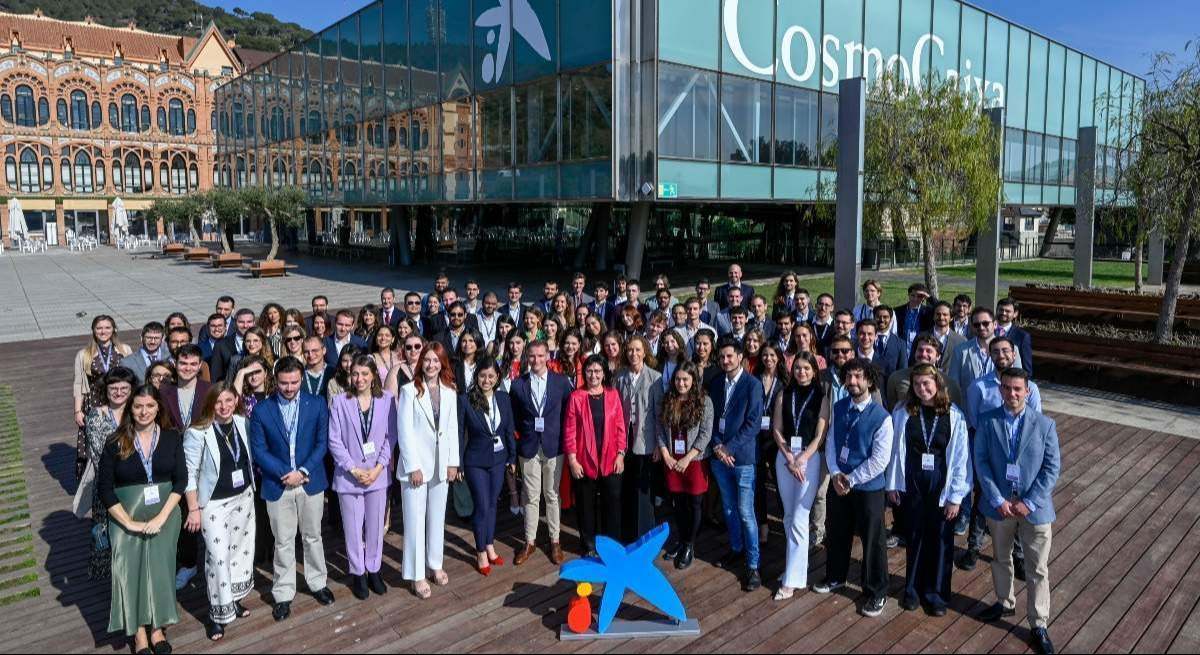 Foto-de-familia-Becas-Doctorado-Fundacion-la-Caixa.jpg