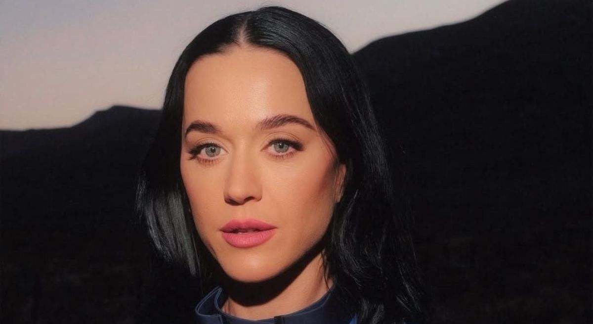 Katy Perry enseña al detalle el cohete de Blue Origin con el que viajará este lunes al espacio con otras cinco mujeres "increíbles"