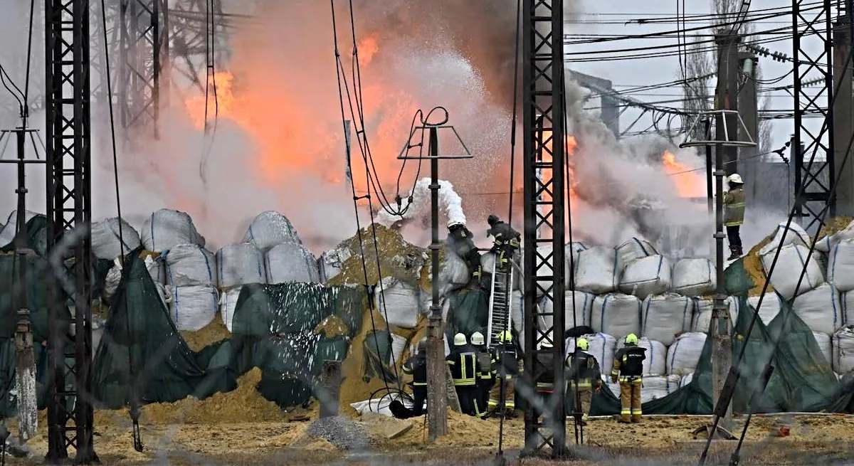 Una central eléctrica ucraniana atacada por Rusia en Járkov / EP