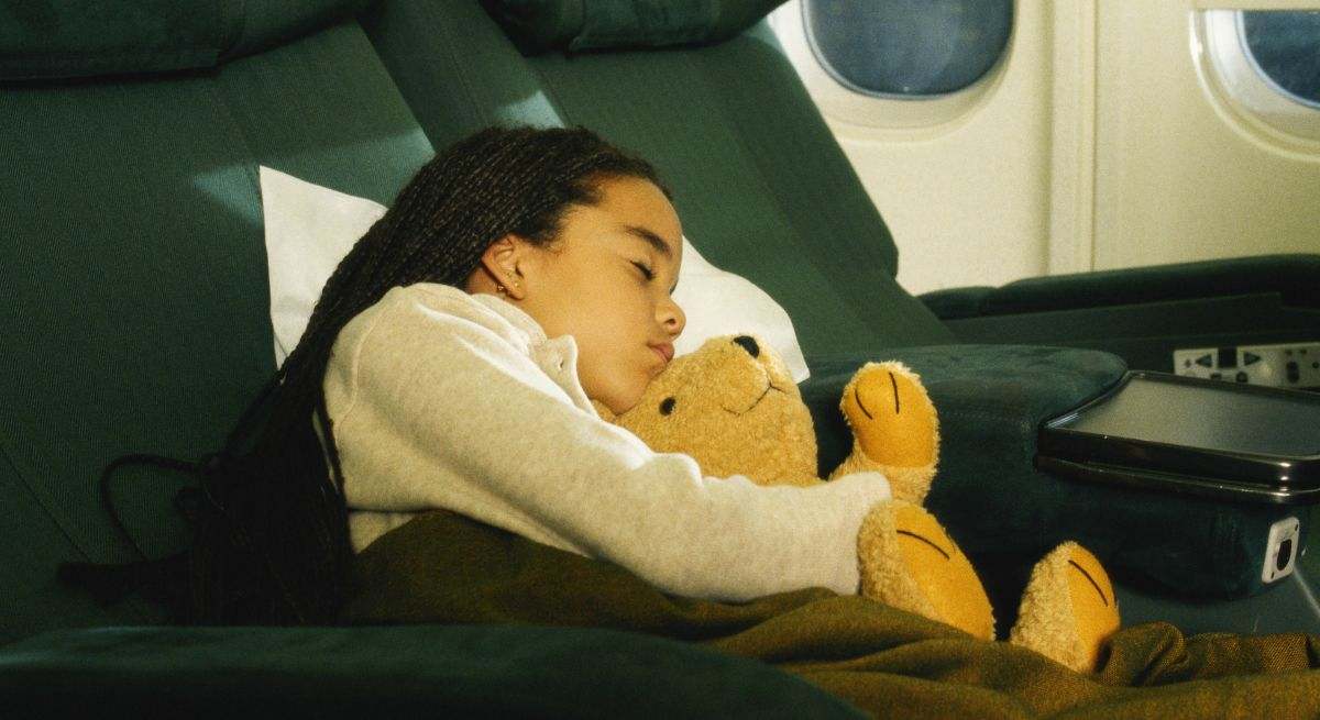 Dormir con un peluche y la puerta cerrada