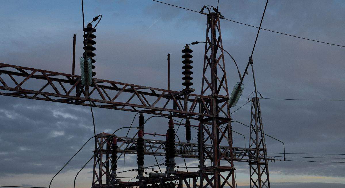 EuropaPress_4896598_tendido_electrico_31_diciembre_2022_barcelona_cataluna_espana_precio_luz-2-1.jpg